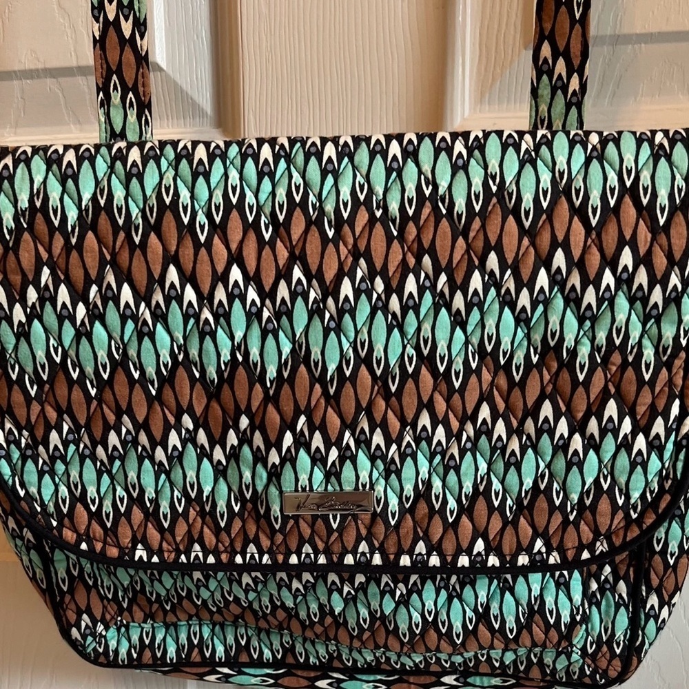 Vera Bradley Retired “Sierra”
Stylish Brown and Green Patterned Women's Bag